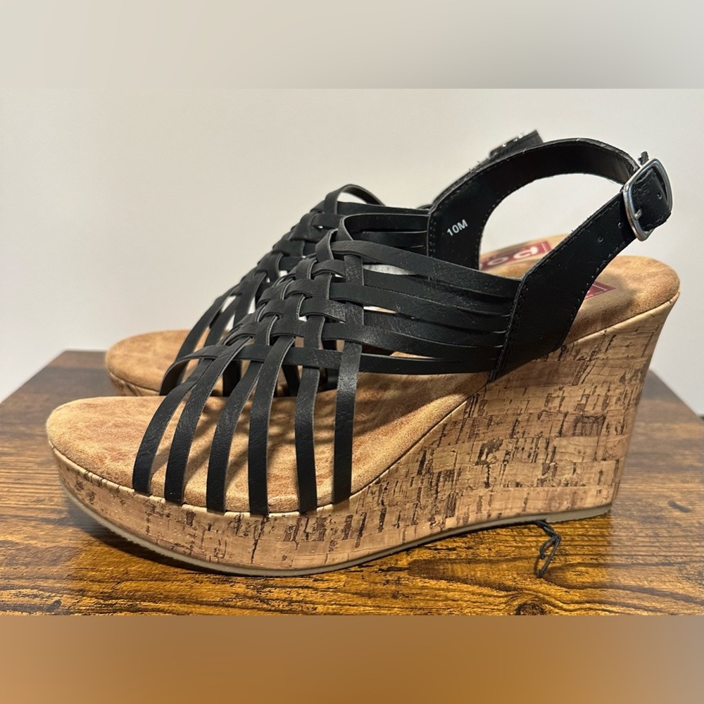 Pop Womens Black Road Wedge Sandals NWT Size 10